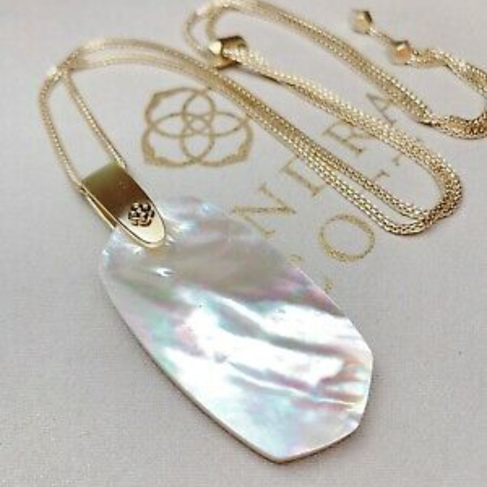 Kendra Scott Inez Necklace in Ivory Pearl